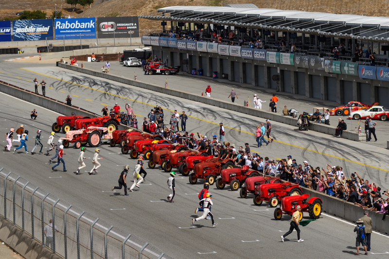 Illustration for article titled Porsche Tractor Racing Is the Real Pinnacle of Motorsport